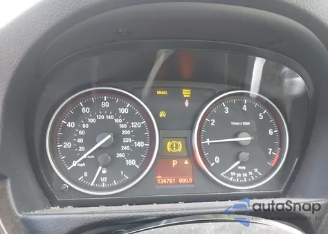 2011 BMW 328 xDrive z USA, uszkodzony, nr VIN WBAPK5C52BA993668